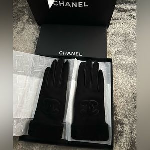 Chanel black gloves